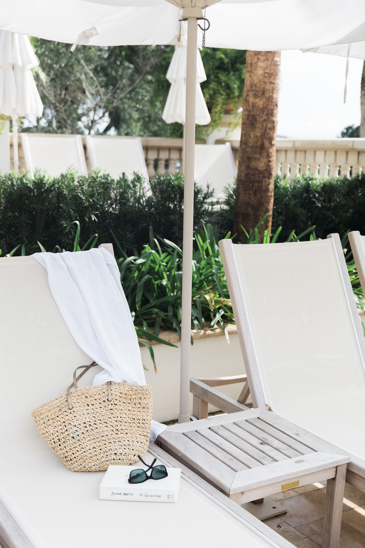 The Southern Coterie blog: "Continuing Education: Entrepreneurial Books Recommended by our 2019 Summit Presenters, Workshop Leaders and Mentors" (photo: Kathryn McCrary for The Southern C and Waiting on Martha of Sea Island Resort)